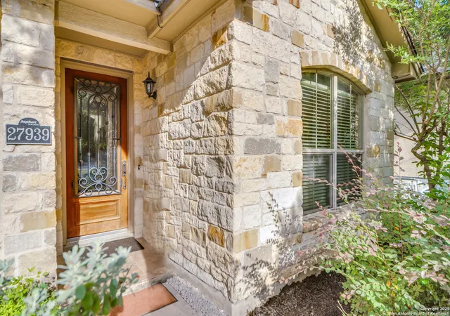 Photo 2 of Single family home for sale at 27939 Sonoma Ambre, Boerne, TX 78015 | MLS# 1888526 | Listing updated on 2026-01-15