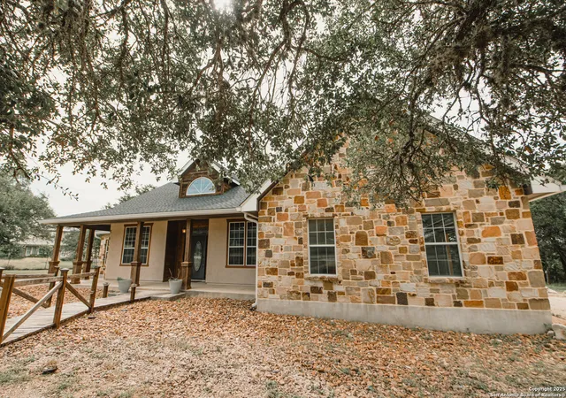 2nd image of 1098 Lone Oak, New Braunfels, TX 78132 | MLS# 1888528