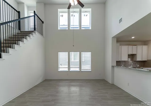 Photo 4 of Sale Pending at 126 Foxhound Path, San Antonio, TX 78253 | MLS# 1888547 | Listing updated on 2026-03-10