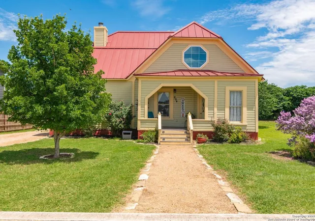 Photo 4 of Single family home for sale at 204 Prim Rose, Blanco, TX 78606 | MLS# 1888550 | Listing updated on 2025-11-22