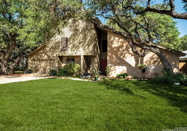 Photo 3 of Sale Pending at 3303 Trailway Park St, San Antonio, TX 78247 | MLS# 1888573 | Listing updated on 2025-09-08