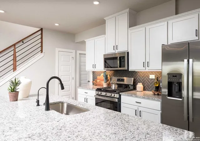 Photo 4 of Sale Pending at 14518 Prairie Clover, San Antonio, TX 78253 | MLS# 1888577 | Listing updated on 2025-10-06
