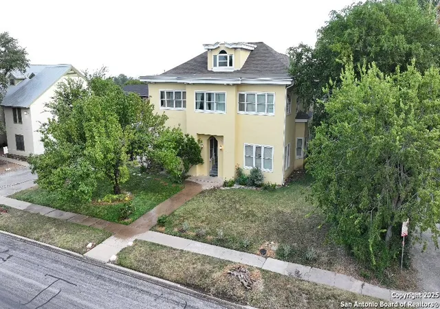 Photo 2 of Multi family home for sale at 325 W Magnolia Ave, San Antonio, TX 78212 | MLS# 1888632 | Listing updated on 2025-08-13