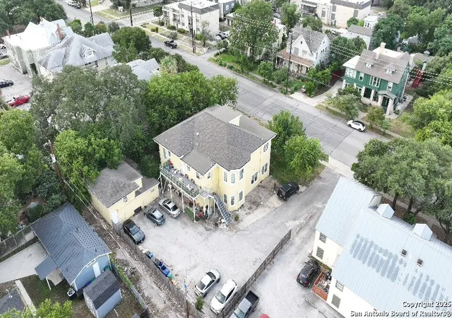 Photo 3 of Multi family home for sale at 325 W Magnolia Ave, San Antonio, TX 78212 | MLS# 1888632 | Listing updated on 2025-08-13
