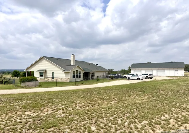 51st image of 187 Tracks, Center Point, TX 78010 | MLS# 1888652