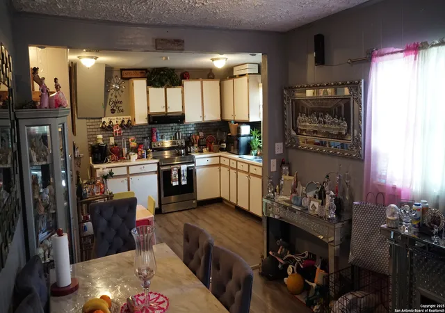 Photo 3 of Single family home for sale at 117 S San Felipe, San Antonio, TX 78237 | MLS# 1888694 | Listing updated on 2025-11-21