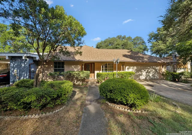 Photo 3 of Sale Pending at 11615 Whisper Valley, San Antonio, TX 78230 | MLS# 1888737 | Listing updated on 2026-01-24