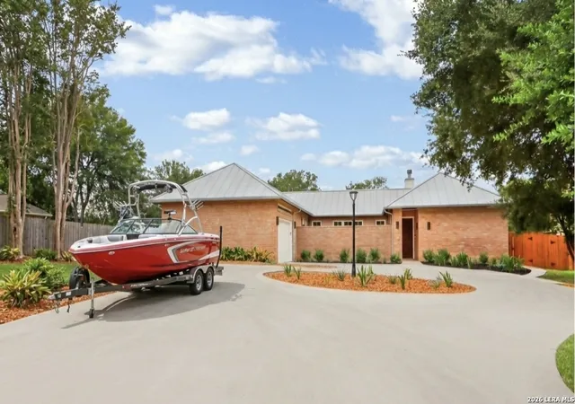 2nd image of 352 Ridge Crest, Seguin, TX 78155 | MLS# 1888869