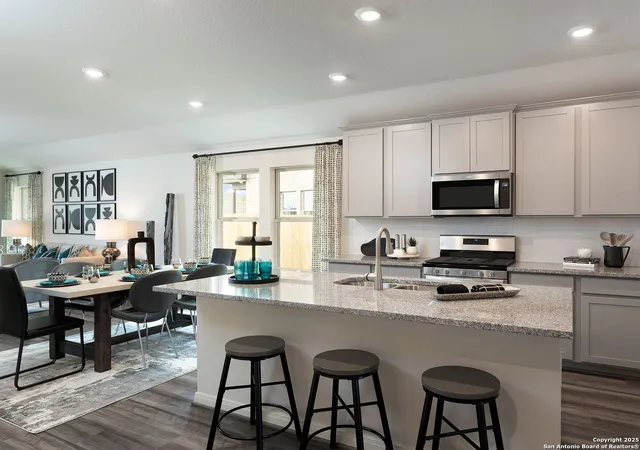 Photo 2 of Sale Pending at 1323 Larkspur Pass, San Antonio, TX 78213 | MLS# 1888874 | Listing updated on 2025-10-16