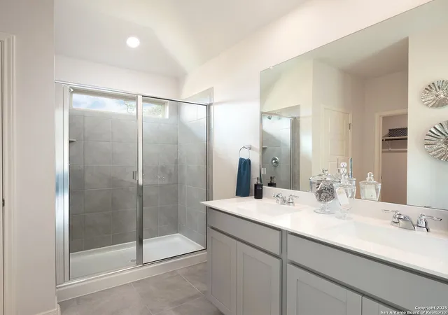 Photo 4 of Sale Pending at 1323 Larkspur Pass, San Antonio, TX 78213 | MLS# 1888874 | Listing updated on 2025-10-16