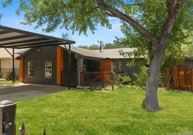 Photo 3 of Single family home for sale at 3927 Pipers Ct, San Antonio, TX 78251 | MLS# 1888891 | Listing updated on 2025-10-20
