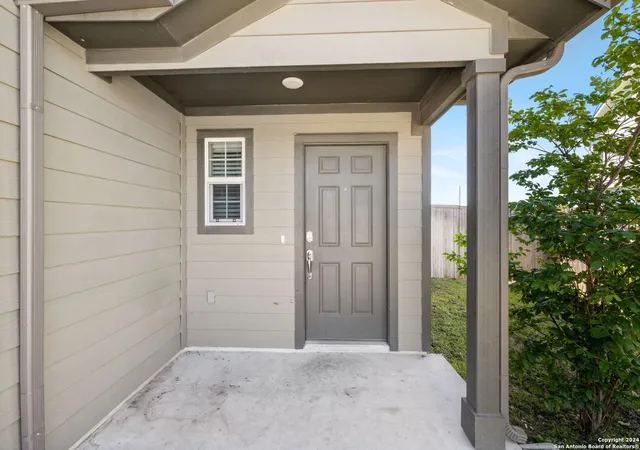 Photo 4 of Single family home for sale at 12101 Short Leaf Path, Del Valle, TX 78617 | MLS# 1888908 | Listing updated on 2026-01-13