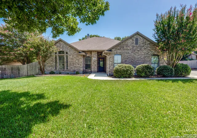 Photo 2 of Sale Pending at 119 Guadalupe River Dr, Seguin, TX 78155 | MLS# 1888909 | Listing updated on 2025-11-14