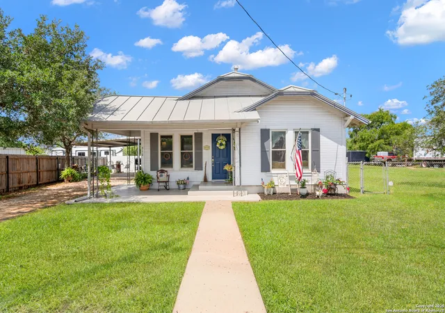 Photo 3 of Single family home for sale at 310 S Storts, Poth, TX 78147 | MLS# 1888931 | Listing updated on 2025-11-02