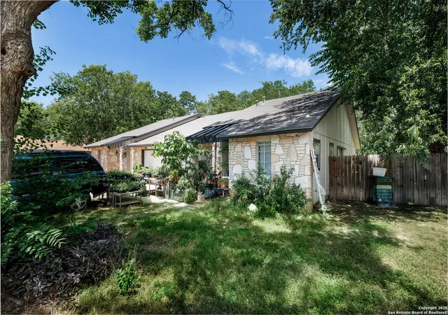 Listing Photo 5 - Condo for sale in building located at 5234 Mdw Rise, San Antonio, TX 78250