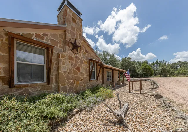 Photo 2 of Sale Pending at 853 Crossbow, Canyon Lake, TX 78133 | MLS# 1889066 | Listing updated on 2026-02-19