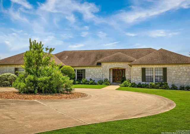 Photo 2 of Sale Pending at 7816 Rocking Horse Ln, Boerne, TX 78015 | MLS# 1889162 | Listing updated on 2025-11-10