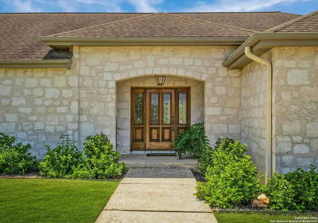 Photo 3 of Sale Pending at 7816 Rocking Horse Ln, Boerne, TX 78015 | MLS# 1889162 | Listing updated on 2025-11-10