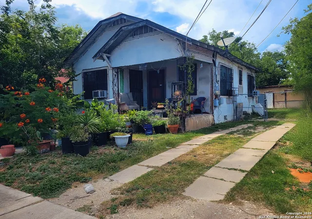 Photo 2 of Single family home for sale at 1731 Dawson, San Antonio, TX 78202 | MLS# 1889217 | Listing updated on 2026-02-05