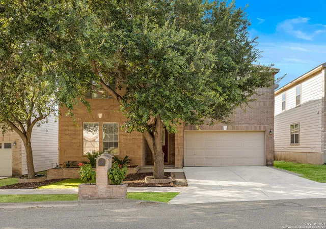 Photo 1 of Sale Pending at 7114 Avery Rd, Live Oak, TX 78233 | MLS# 1889238 | Listing updated on 2026-04-06