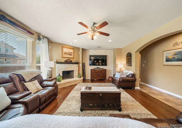 Photo 4 of Sale Pending at 709 Bobby Jones, Cibolo, TX 78108 | MLS# 1889241 | Listing updated on 2025-08-14