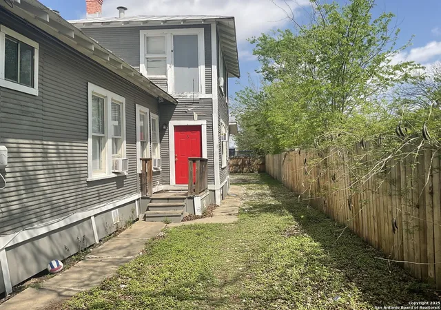 Photo 2 of Multi family home for sale at 519 Hammond, San Antonio, TX 78210 | MLS# 1889310 | Listing updated on 2026-01-17