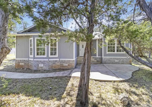Photo 2 of Single family home for sale at 1260 Comanche, Bandera, TX 78003 | MLS# 1889366 | Listing updated on 2026-04-29