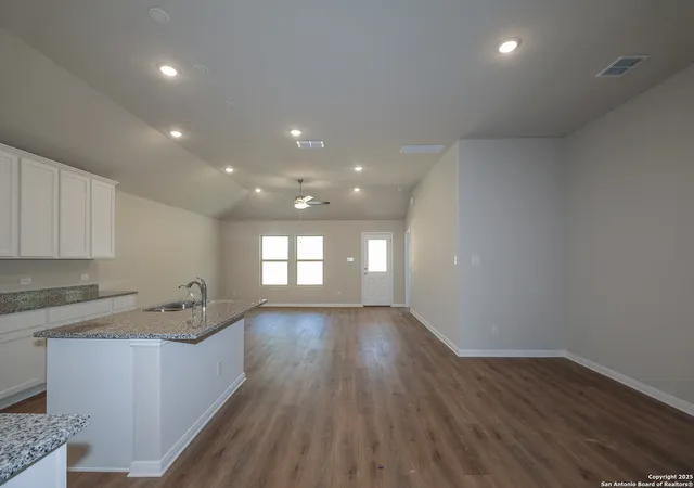 Photo 4 of Sale Pending at 5003 Agave Blue Ln, San Antonio, TX 78222 | MLS# 1889374 | Listing updated on 2025-09-29
