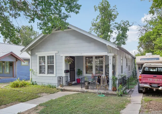 2nd image of 1015 W Elsmere, San Antonio, TX 78201 | MLS# 1889376