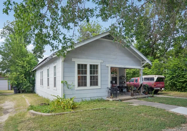 3rd image of 1015 W Elsmere, San Antonio, TX 78201 | MLS# 1889376