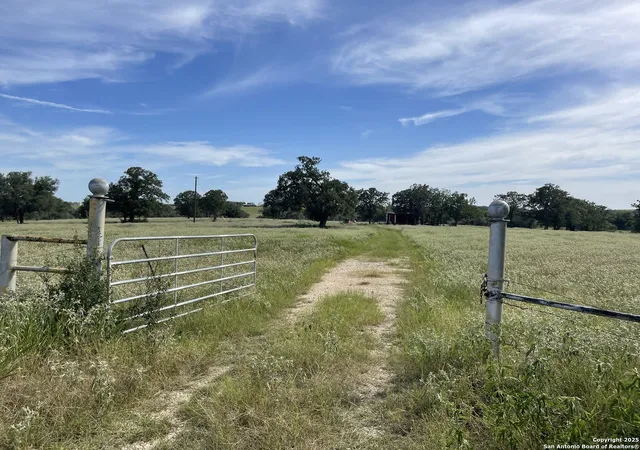 Photo 3 of House for sale at 4011 County Road 296, Gonzales, TX 78629 | MLS# 1889409 | Listing updated on 2025-08-12