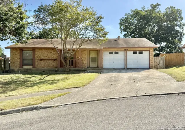 Photo 1 of Single family home for sale at 5819 Champions Hill Dr, San Antonio, TX 78233 | MLS# 1889421 | Listing updated on 2025-09-27