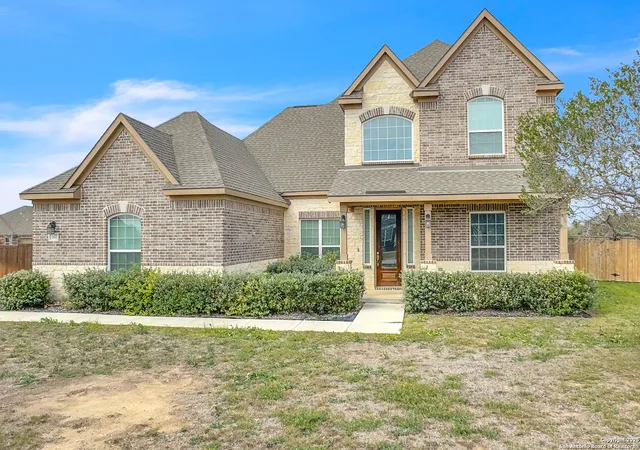 Photo 3 of Single family home for sale at 212 Big Bend, Castroville, TX 78009 | MLS# 1889439 | Listing updated on 2025-10-01