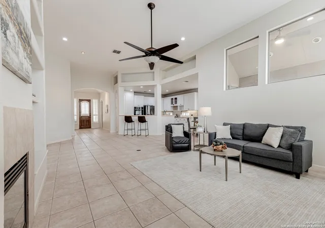 Photo 3 of Sale Pending at 122 Garden Tr, San Antonio, TX 78260 | MLS# 1889522 | Listing updated on 2025-09-19