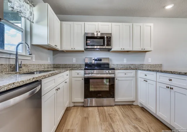 3rd image of 1126 Southline, Spring Branch, TX 78070 | MLS# 1889540