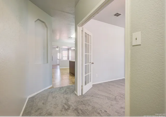 Photo 4 of Single family home for sale at 911 Rustic Light, San Antonio, TX 78260 | MLS# 1889547 | Listing updated on 2025-09-12