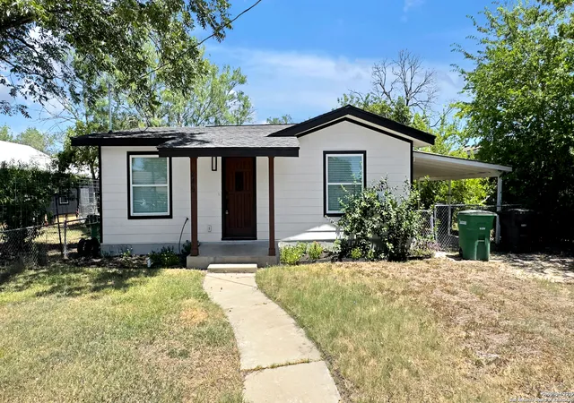 Photo 3 of Sale Pending at 249 Rosebud, San Antonio, TX 78221 | MLS# 1889563 | Listing updated on 2026-02-19
