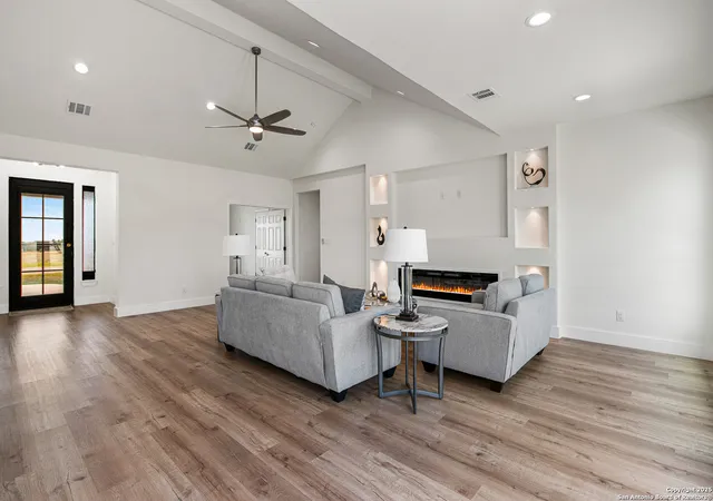 4th image of 109 Hidden Hills, Floresville, TX 78114 | MLS# 1889609