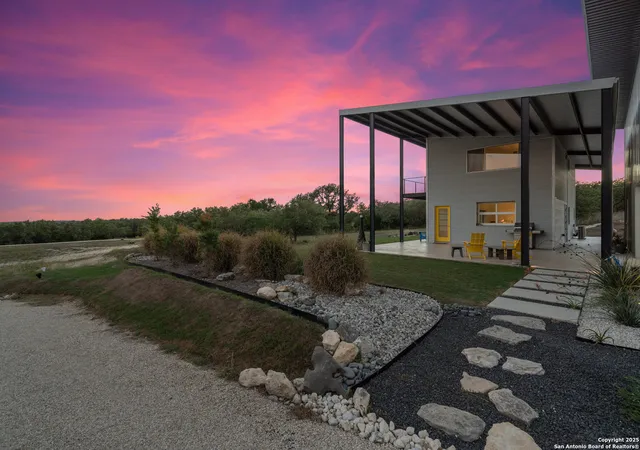Photo 3 of Single family home for sale at 370 Gray Wolf, Blanco, TX 78606 | MLS# 1889855 | Listing updated on 2026-07-31