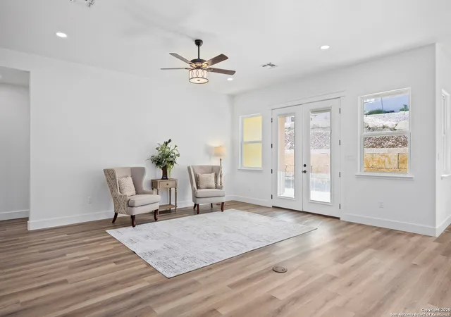 4th image of 2108 Athens Ave, Kerrville, TX 78028 | MLS# 1889868