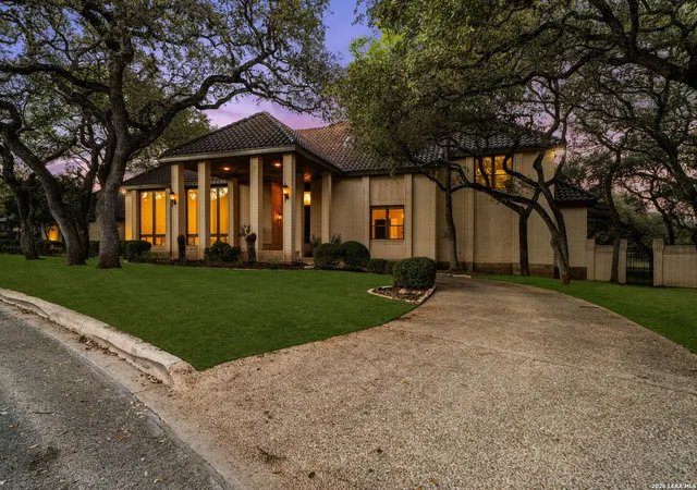 Photo 2 of Sale Pending at 12514 Elm Manor, San Antonio, TX 78230 | MLS# 1889914 | Listing updated on 2026-04-28