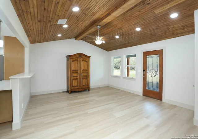 Photo 1 of Single family home for sale at 518 Pecan St, Bandera, TX 78003 | MLS# 1889953 | Listing updated on 2026-03-19