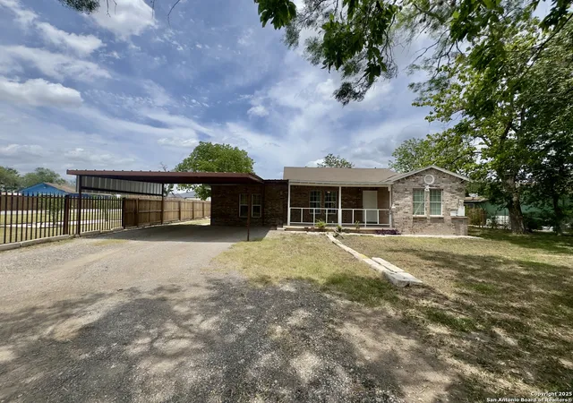 Photo 2 of Single family home for sale at 871 Gillette, San Antonio, TX 78224 | MLS# 1889962 | Listing updated on 2025-12-16