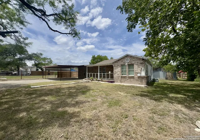 Photo 1 of Single family home for sale at 871 Gillette, San Antonio, TX 78224 | MLS# 1889962 | Listing updated on 2025-12-16
