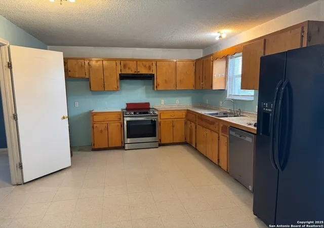 Photo 3 of Multi family home for sale at 138 & 140 Shawn Lane, Seguin, TX 78155 | MLS# 1889971 | Listing updated on 2025-08-19