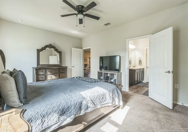 Photo 4 of Single family home for sale at 6930 Hibiscus, San Antonio, TX 78218 | MLS# 1889990 | Listing updated on 2025-09-23