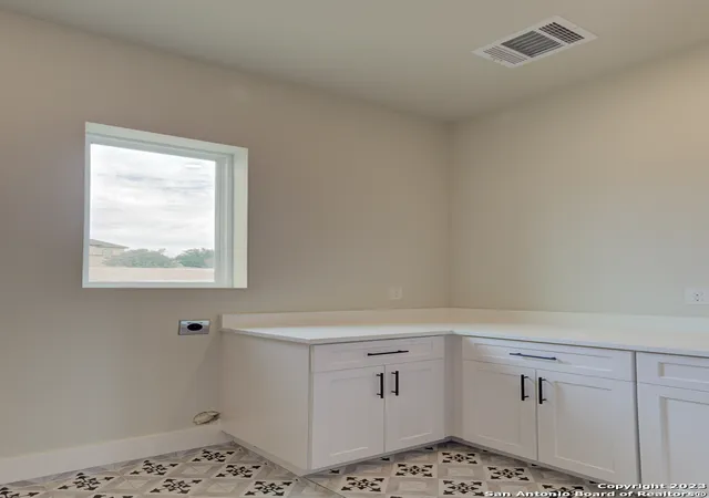 Photo 4 of Sale Pending at 1529 Tramonto, New Braunfels, TX 78132 | MLS# 1889994 | Listing updated on 2025-11-20