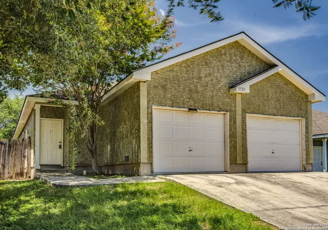 Photo 2 of Sale Pending at 5723 Golf Heights, San Antonio, TX 78244 | MLS# 1890014 | Listing updated on 2025-09-29