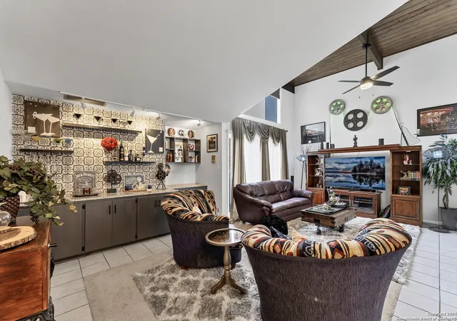 4th image of 3103 Eisenhauer Rd, San Antonio, TX 78209