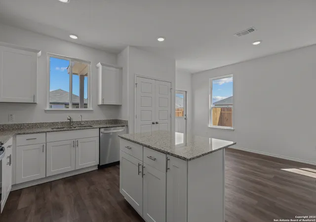 Photo 3 of Single family home for sale at 11650 Red Burro, San Antonio, TX 78230 | MLS# 1890094 | Listing updated on 2025-09-14